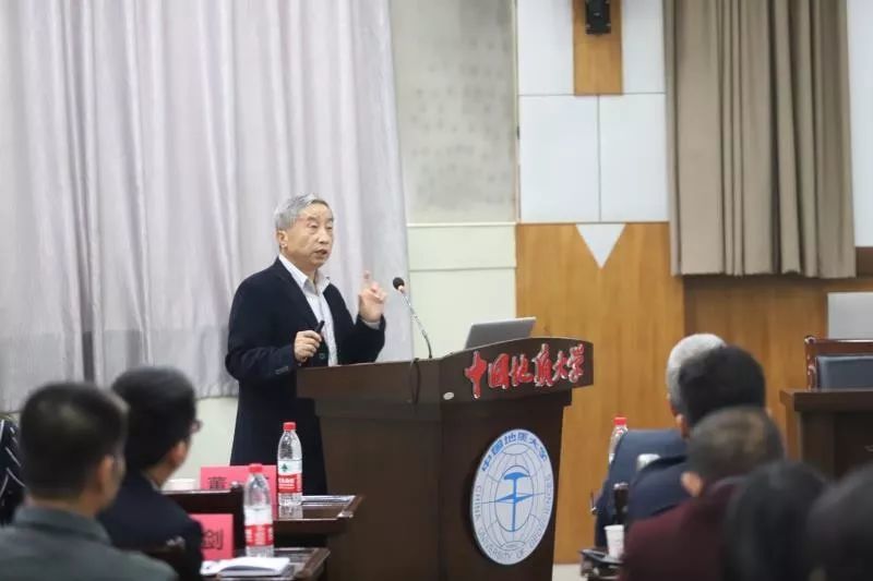 众多校内外专家学者作了报告.如李长安老