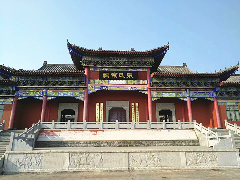 张氏宗祠内的"风",不是"胡"刮,是丰碑