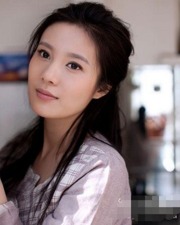 她与导演结婚16年没有生育,对方转身爱上小30岁女星,如今怎么样了?