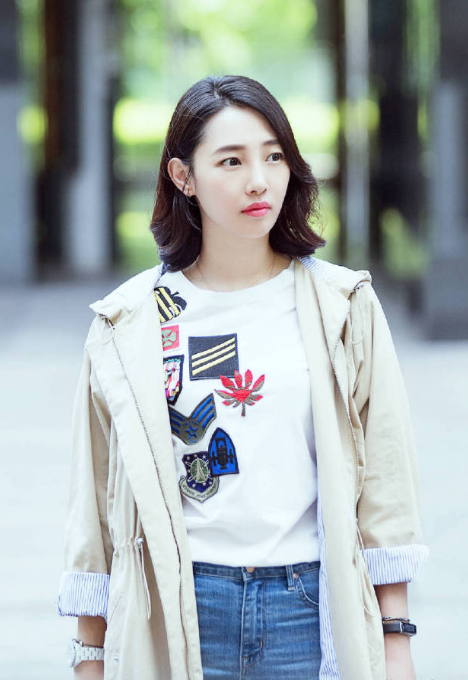 白百何只是换了一个发型,36岁变16,同框33岁杨幂比她还年轻