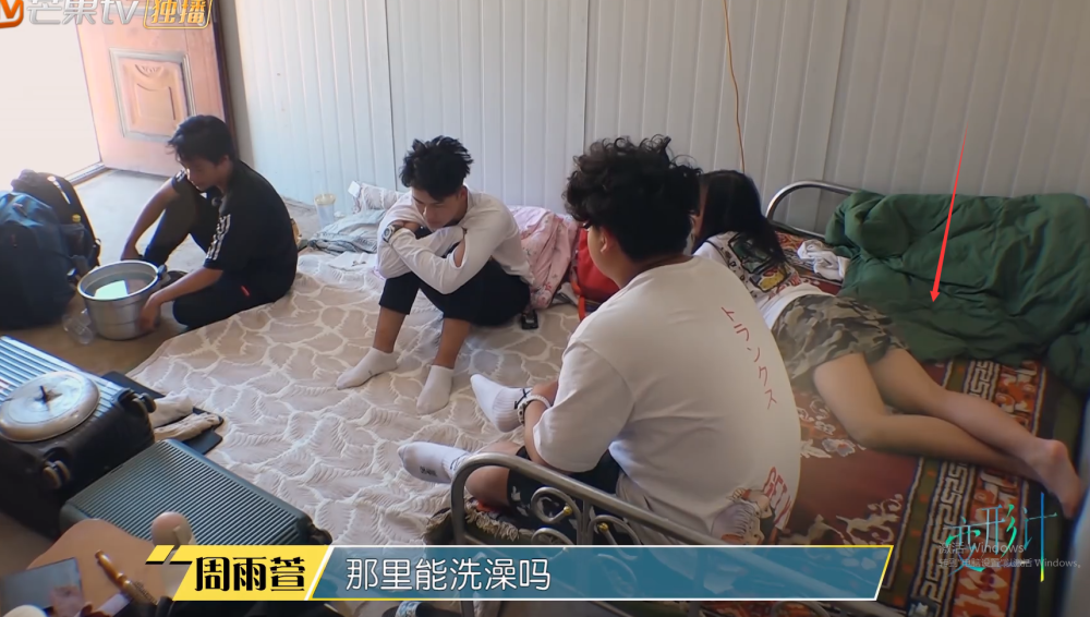 《变形计》最娇惯的富家女儿,看她在农村的穿着作风,简直伤透爸妈心