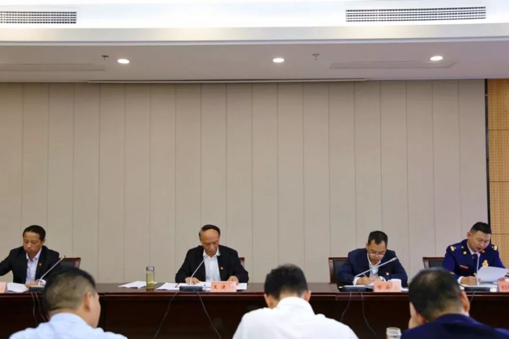 关于抓好下一阶段的消防安全工作,王建坤副书记强调