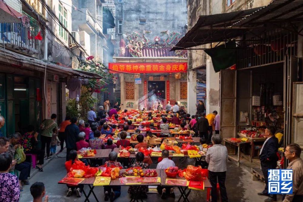揭西河婆下圩伯爷尊神像重装金身庆典