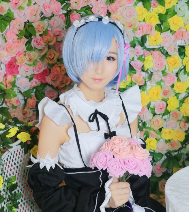 cosplay动漫角色,女孩扮演的蕾姆可爱靓丽,我看了一眼