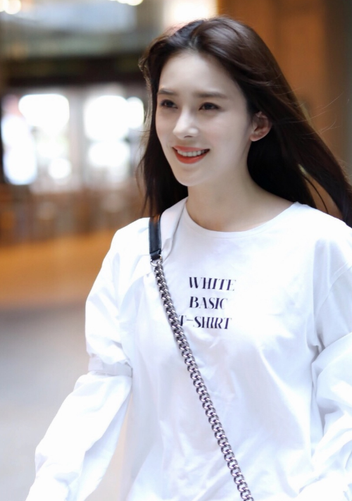 赵樱子精美写真,温柔恬静,尽显优雅与气质