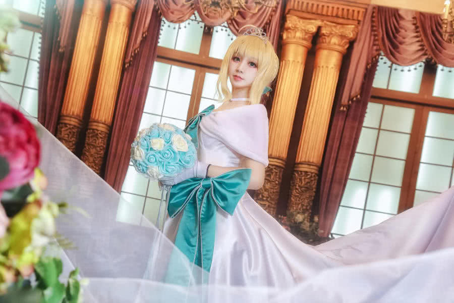 cosplay:fatesaber周年礼服,美丽的妹子