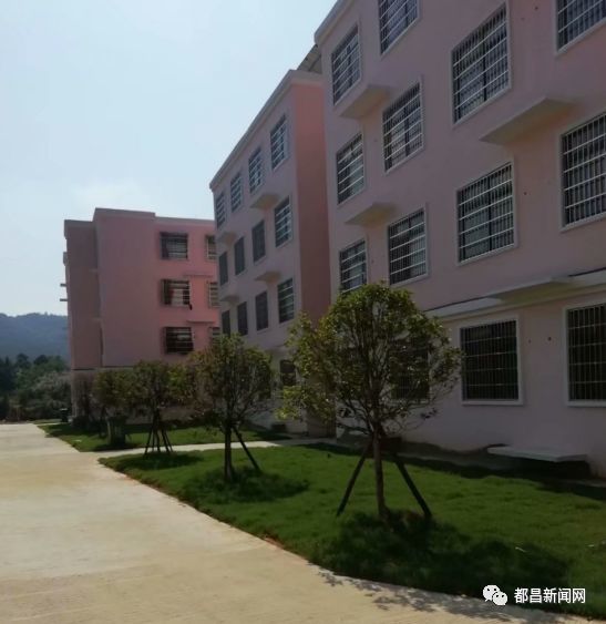 都昌县阳峰乡:全力打通易地扶贫搬迁"最后一公里"