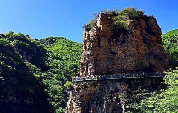 多地景区关停玻璃栈道,网红玻璃桥将退出历史舞台,要凉了?