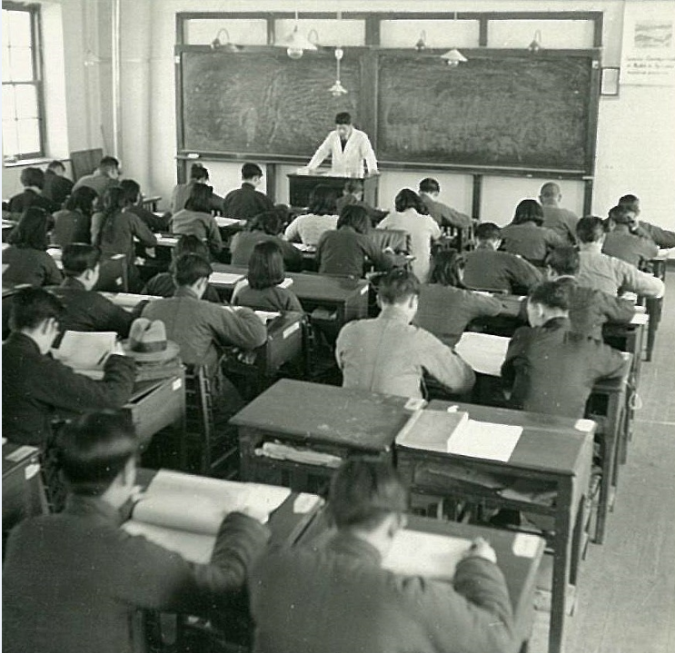 老照片:1940年的北京国立大学,虽然在日伪的控制之下