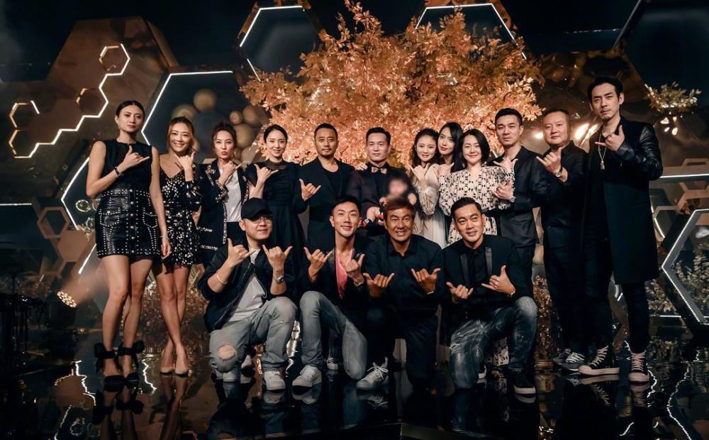 安以轩再为儿子办宴席,商界政界娱乐圈大咖齐聚,场面奢华似婚礼