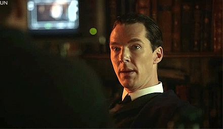 本尼迪克特演绎的福尔摩斯可以游刃有余地驾驭自己的命运,有点小调皮