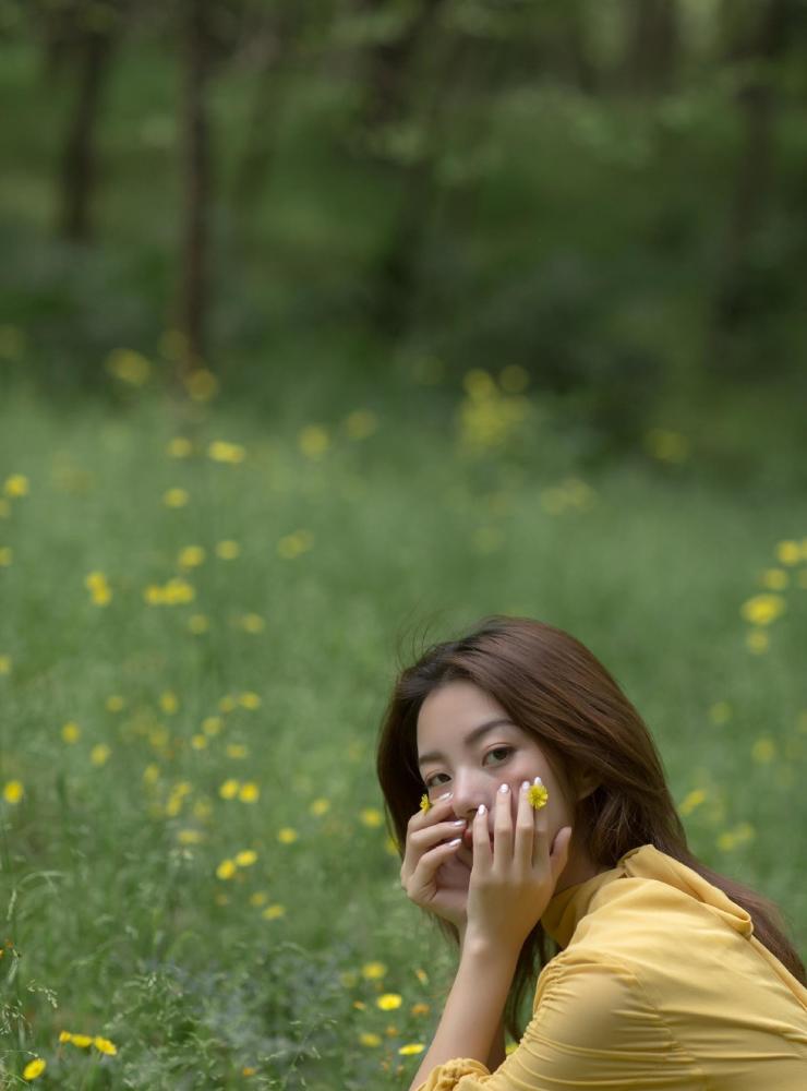 贴近大自然的女孩子,气质没话说