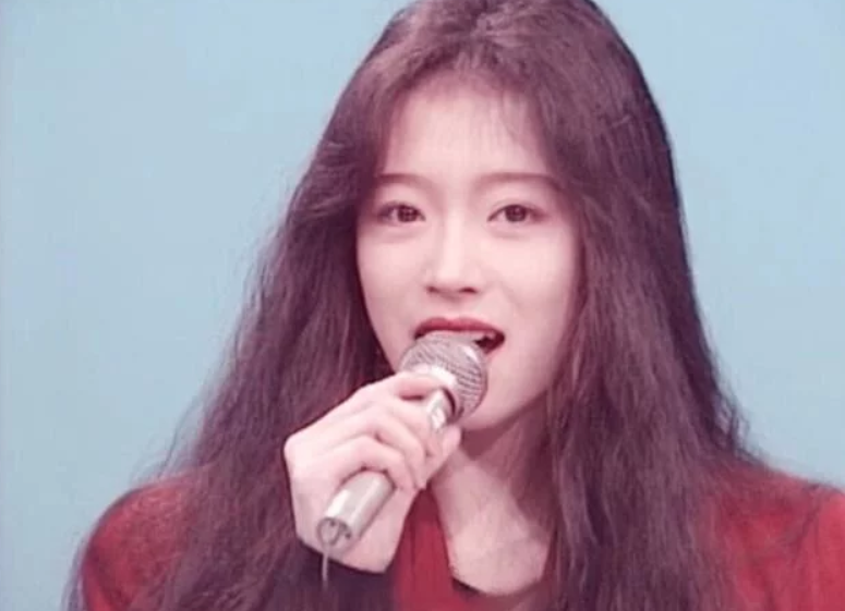 中森明菜被誉为大众"初恋脸" 唱功更是被尊为最火歌姬