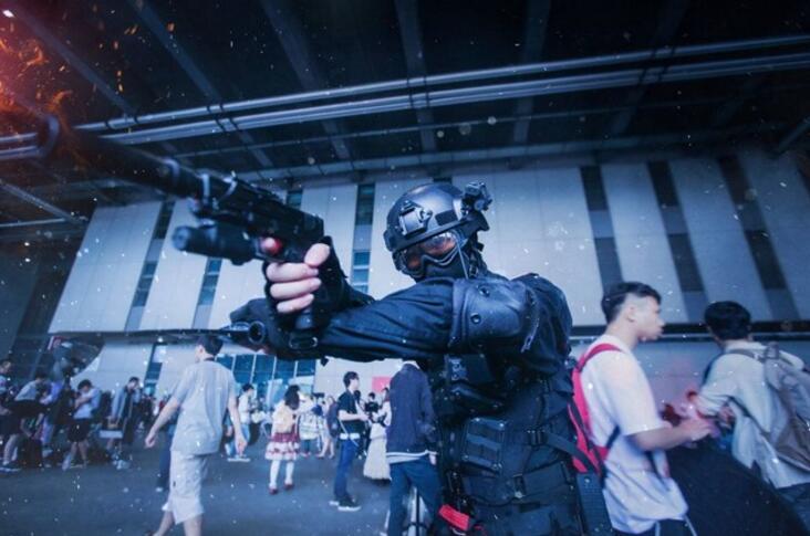 cosplay:生化危机 安布雷拉士兵 太帅气了吧!