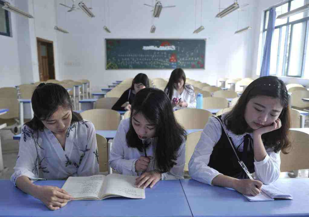 大学生课余时间 腾讯网
