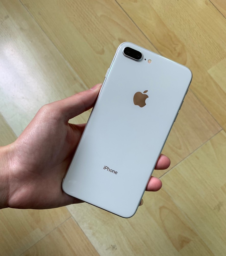 花2900买到一台iphone8plus,收到货发现翻车了!