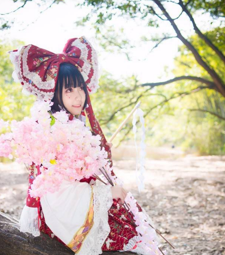 cosplay:东方project,博丽灵梦这么漂亮啊