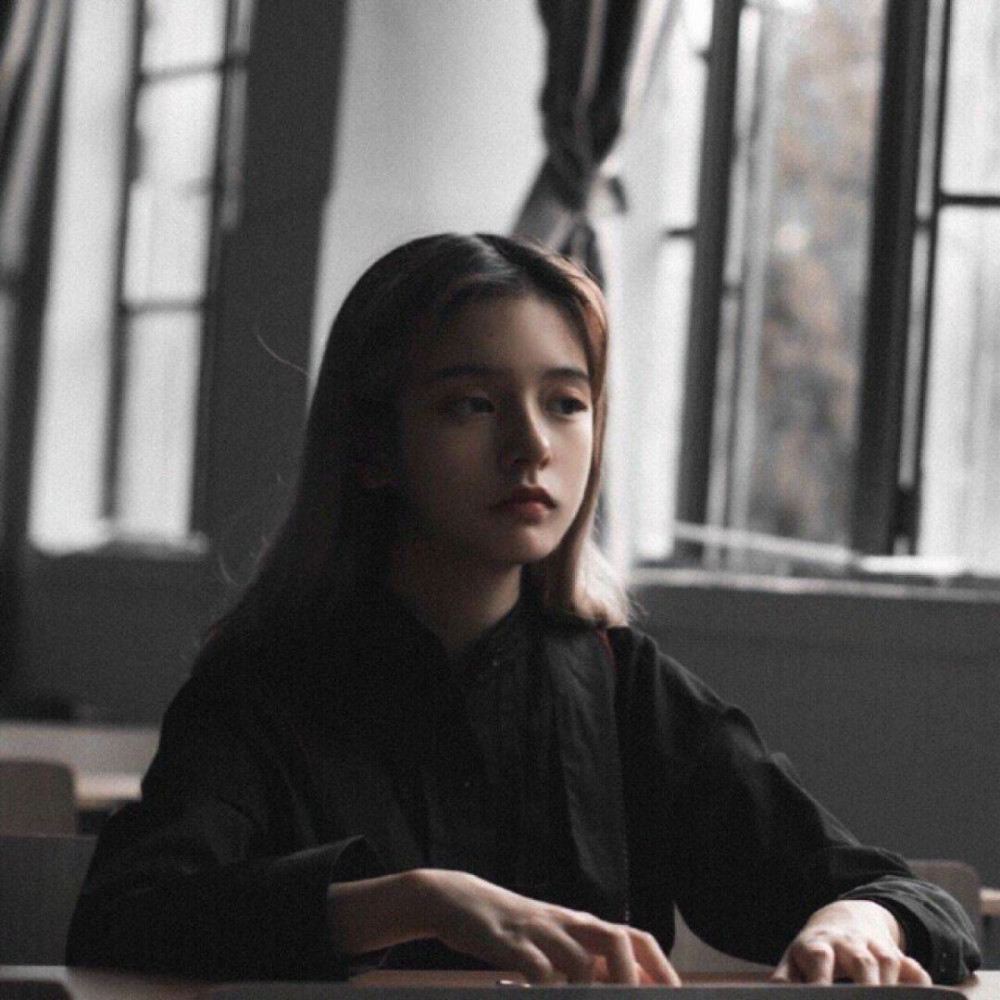 失落·女生头像:我对你的主动就像拳头打在棉花上毫无