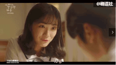韩国人也太会谈恋爱了吧,一把破伞都能玩出花儿来!