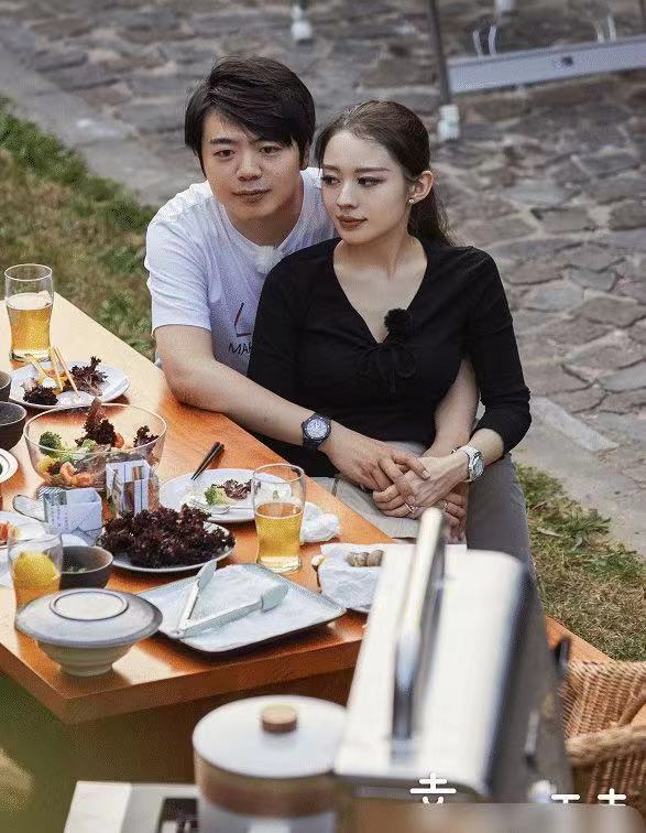 再见还要鞠躬,普通话婆婆教了三年,完美人设的吉娜被发现缺点