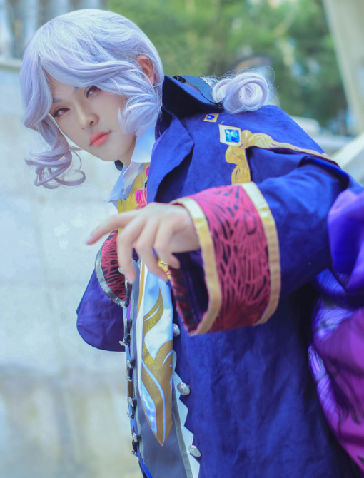 动漫角色cosplay,帅气十足小哥哥,神还原cos作品