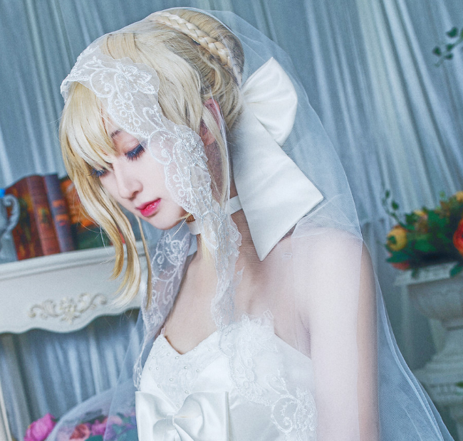 saber婚纱cosplay,气质唯美的小姐姐,清新迷人