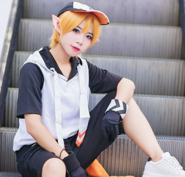 凹凸世界金cosplay,气质非凡小姐姐,气场全开