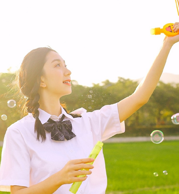 活泼可爱的美女壁纸,清新烂漫纯真淡然,活力四射