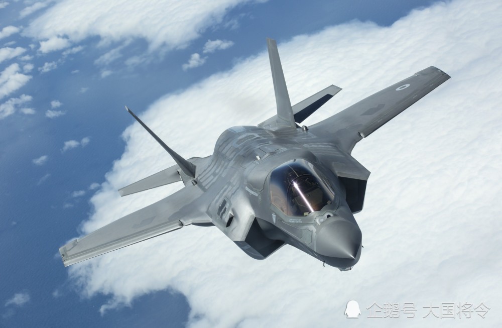 图160轰炸机"戏耍"f-35:两次加速甩开,后者奋起直追却