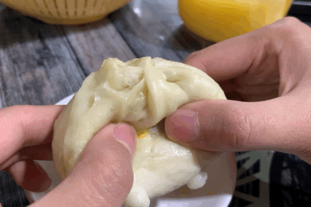 韭菜肉包子南瓜包子糖包子这些是吃包子的搭档吃包子的时候搭配油泼