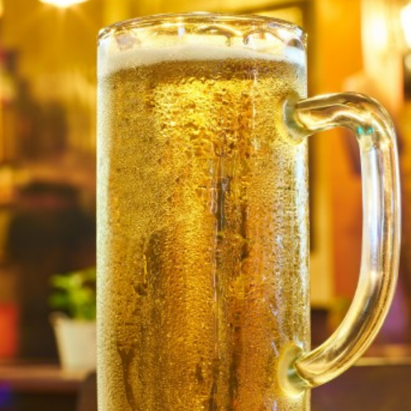 啤酒图片,杯子里的冰冻啤酒,气泡很好看哦