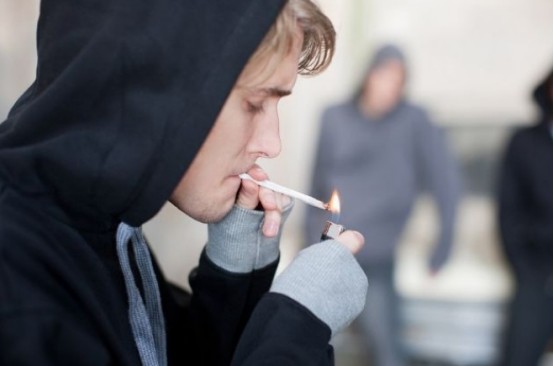 人体一天究竟可以承受多少支烟?提醒:尽量别超过"这个