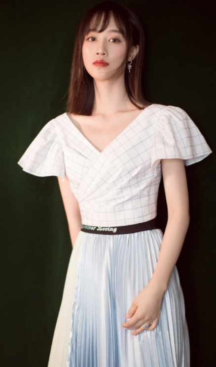 蓝盈莹精美壁纸,清新温婉,气质非凡