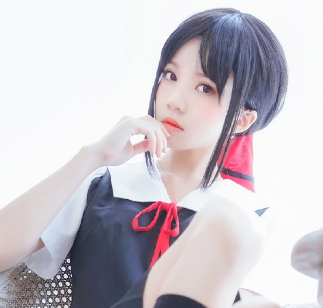 辉夜大小姐cosplay,樱花少女,学生气息小姐姐