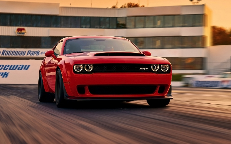 道奇恶魔challenger srt demon,红色尽显华丽气质