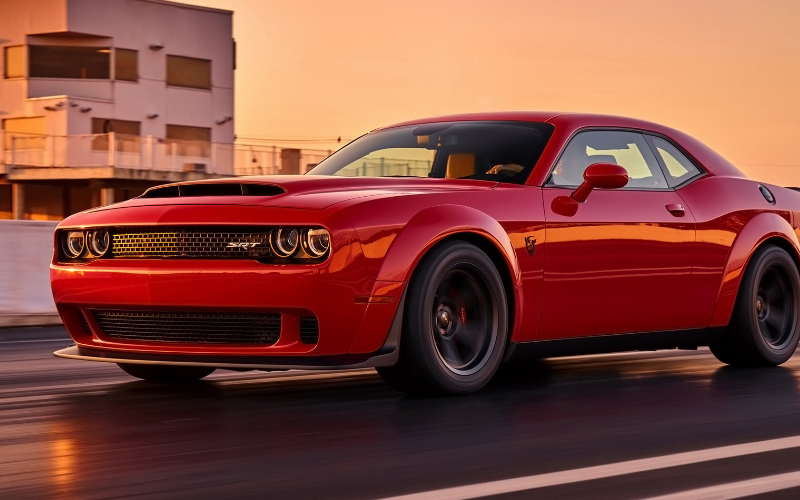 道奇恶魔challenger srt demon,红色尽显华丽气质