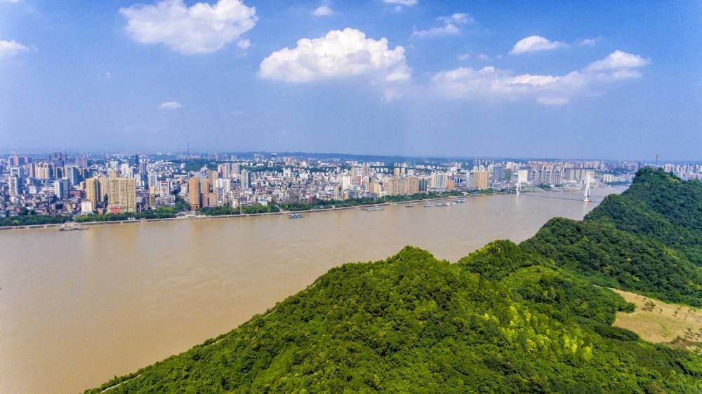 湖北很有潜力的城市,是国家中部地区区域性中心城市,经济直追襄阳