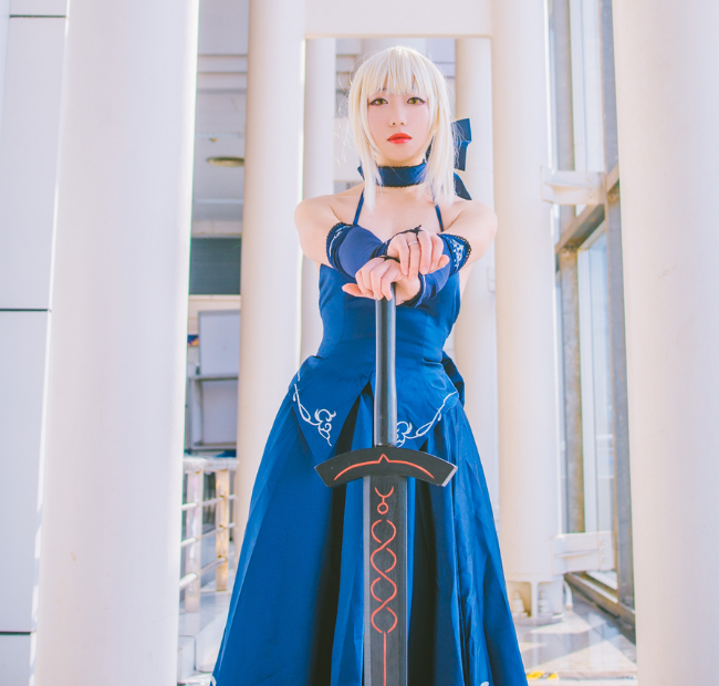 saber cosplay,温婉动人小姐姐,优雅知性