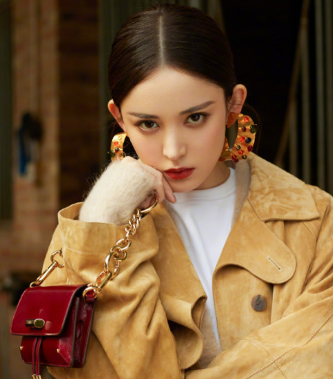 古力娜扎的脚底板图片