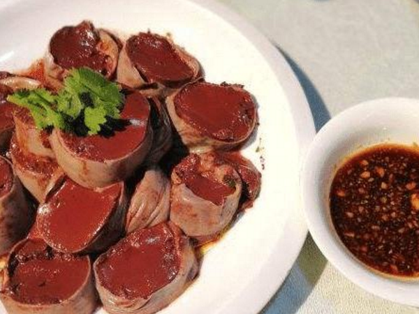 东北,血肠,蒜泥,锅包肉,小鸡炖蘑菇