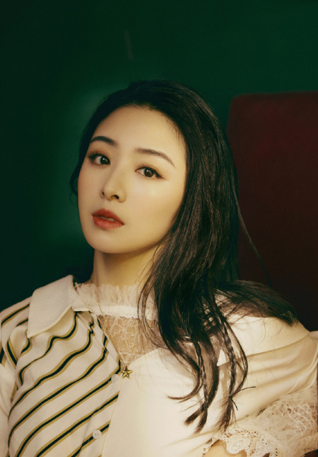 女艺人张含韵温婉迷人,小仙女范十足,甜美又可人