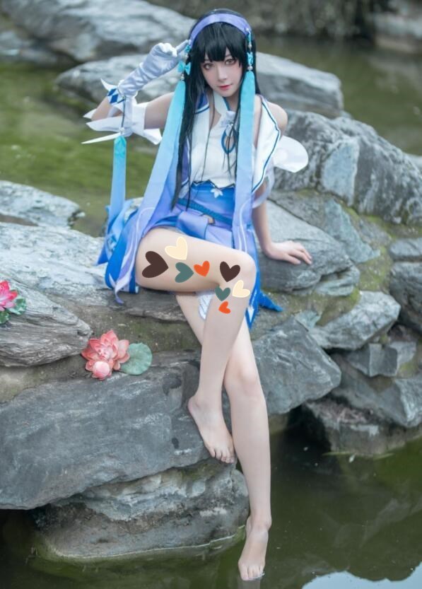 西施cosplay正片,看到她的漫画腿,我能主动被她控制吗