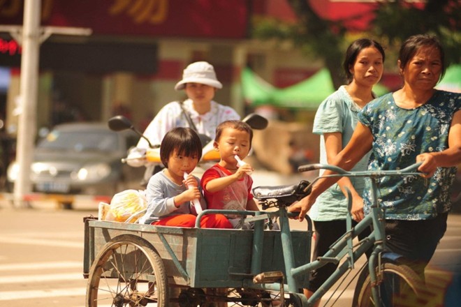 农村,老人,孩子,接送,安全