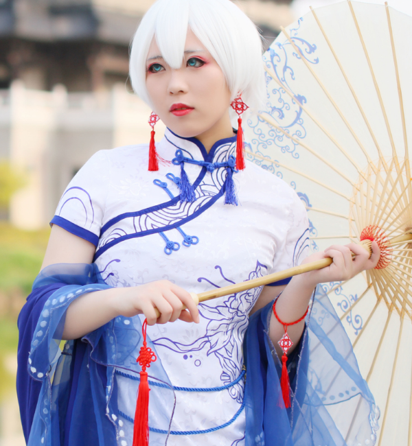 言和cosplay,长相甜美,美艳绝伦的小姐姐
