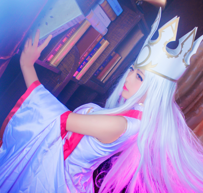 爱丽丝菲尔cosplay,气场全开,霸气十足的小姐姐