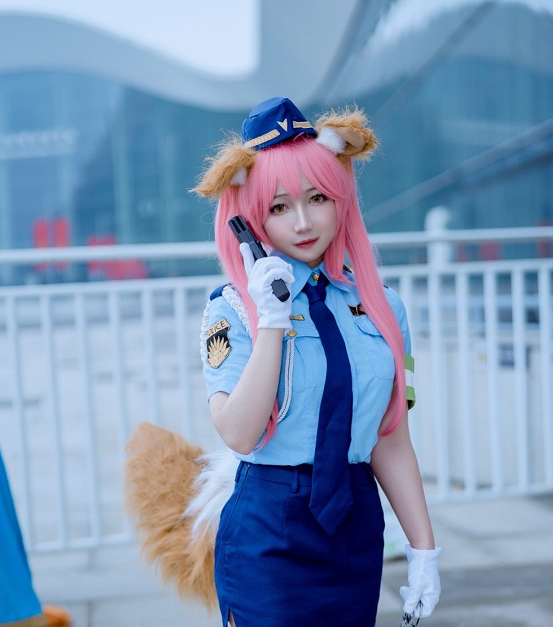 动漫人物cosplay,日系女孩化身狐女,看一眼就心动