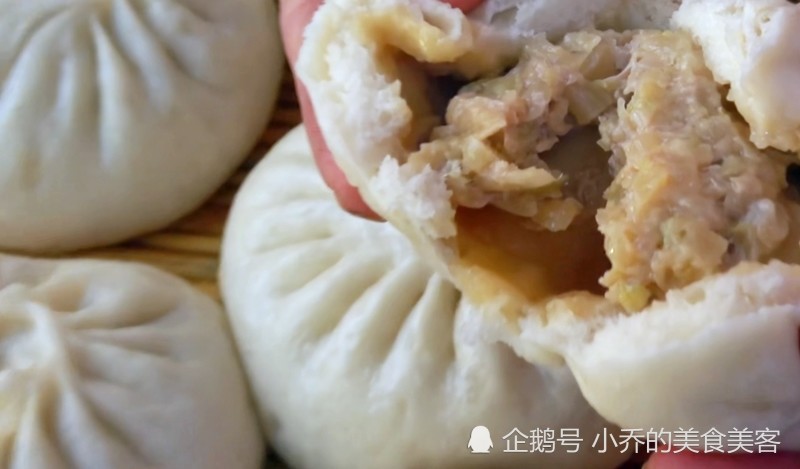 白菜肉馅包子好吃有诀窍,注意这5点,包子又大又白不发