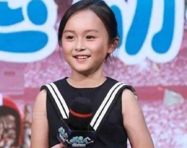 被网友喊话"禁止"整容的童星刘楚恬,如今长大后变成这样