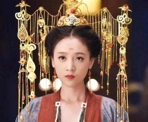 同样是古装嫁衣造型,孟婆超华丽,杨紫白衣,最后一位:秒杀全场