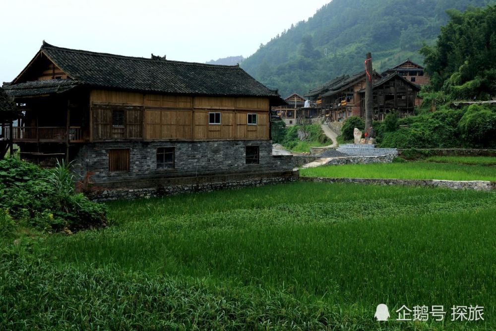 三都,中国唯一的水族自治县,经济虽然落后,但景色很美